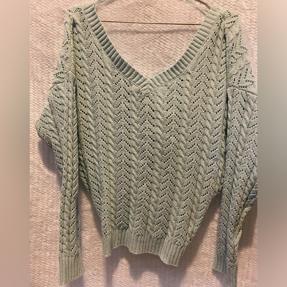 Twisted back sweater - Picture 2 of 3